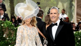 image for Sarah Jessica Parker and Andy Cohen Reunite for First Met Gala Together in 6 Years